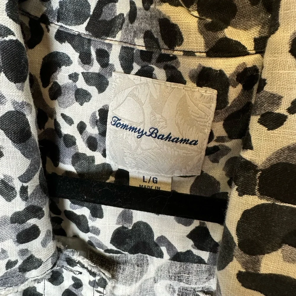 Tommy Bahama | Black and White Animal Patterned Linen Jacket | Large - Picture 6 of 8
